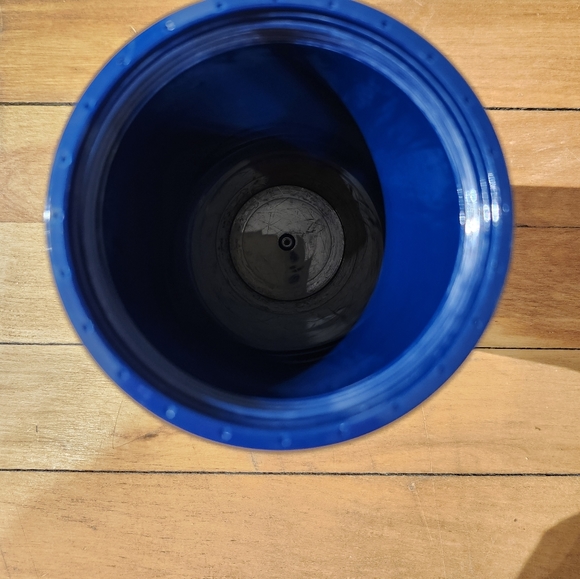 20 oz Kate Spade Navy Blue White Polk a Dot Tumbler with Lid No Straw - Picture 2 of 4